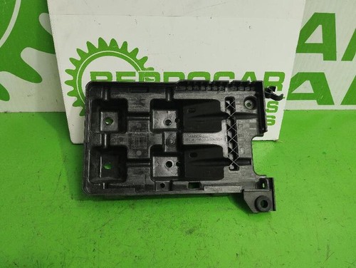 30621200 117989 case bracket