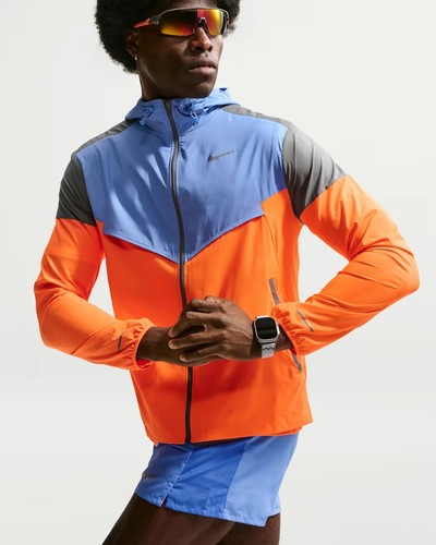Size large nike miler - size,
