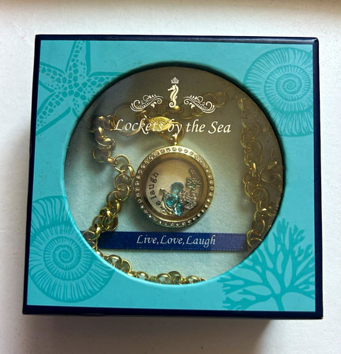 Lockets the sea live love - by,