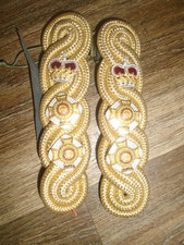 ROYAL WELSH OFFICERS GOLD