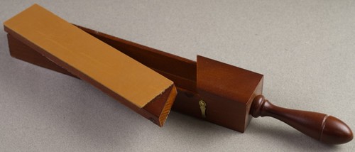 Paddle strop with razor - paddle,