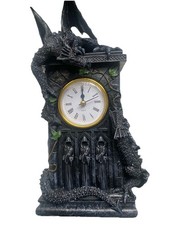 Duelling Dragons Ivy Mantel