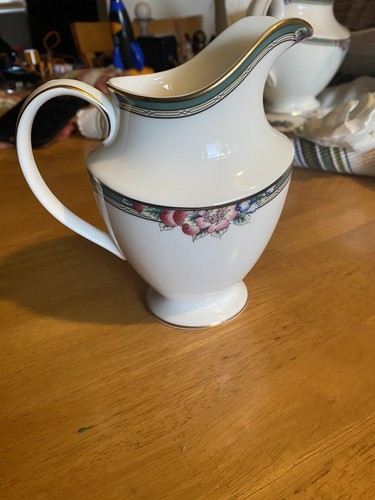 Royal doulton bone china - doulton,