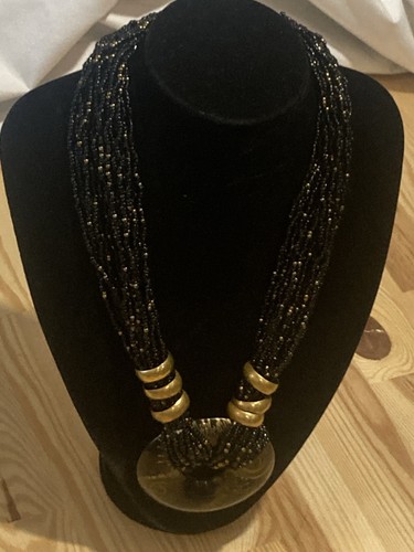 Black gold beaded circular - black,