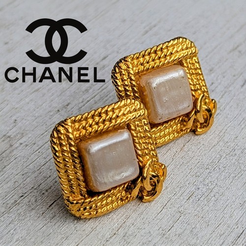 Chanel vintage gold tone coco - chanel,