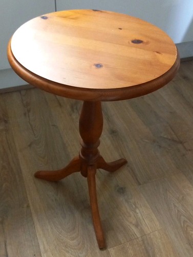Vintage wooden gold - gold, pine
