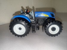 Britains Ertl New Holland T7060 1:32 Scale Model 42301 Die Cast Farm Tractor