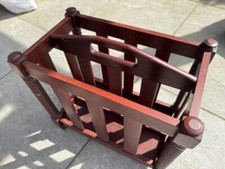 CLASSIC WOODEN MAGAZINE RACK 