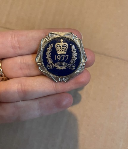 Vintage 1977 queen elizabeth - vintage,
