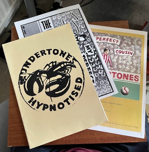 The undertones memorabilia - -,