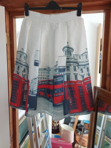 Eye candy skirt london bus - candy,