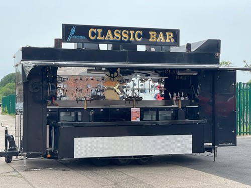 Full mobile bar with - bar, frezzer