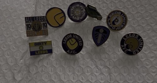 Leeds united pin badges - leeds,