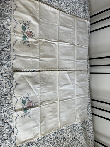 Pretty vintage embroidered - pretty,