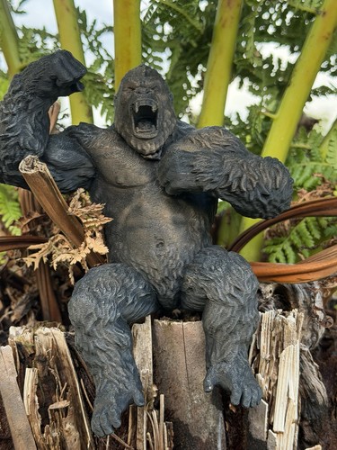 King kong shelf sitter - king,