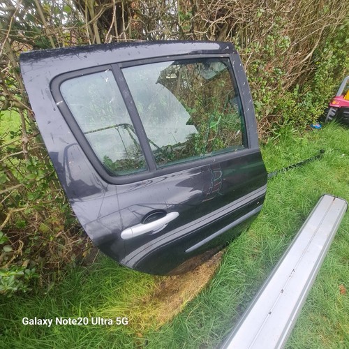 Renault clio 2011 driver side - renault,