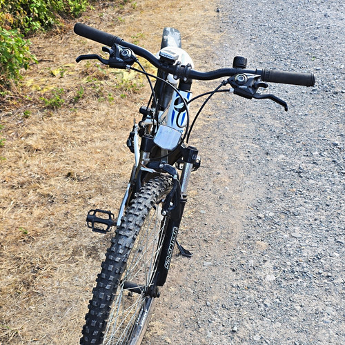 Giant revel mountain bike - giant,