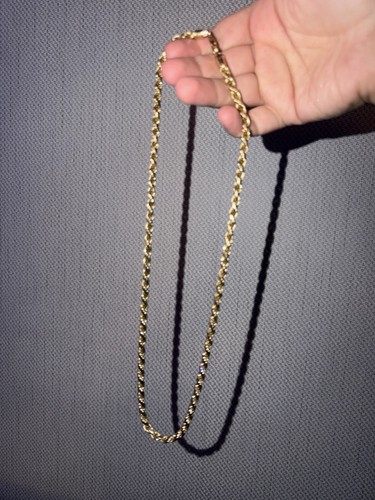 Solid 9ct yellow gold - gold, on