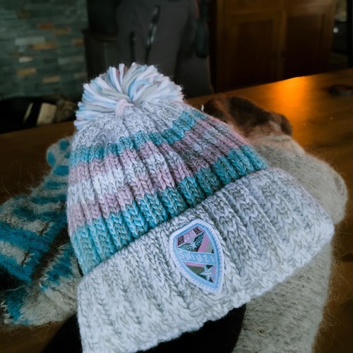 Reflective adult bobble hat - reflective,