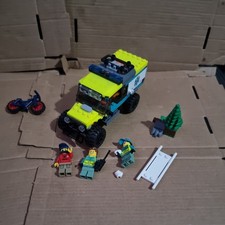 LEGO City 4×4 Off-Road Ambulance Rescue (40582)  