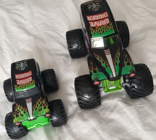 Monster jam grave - grave, digger