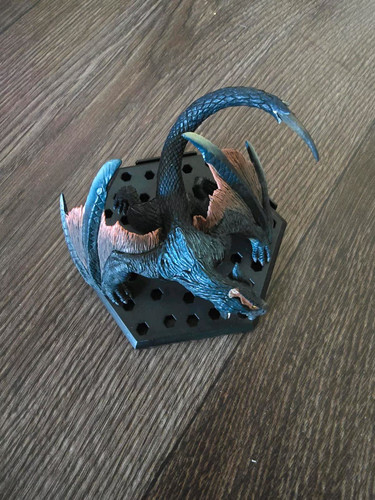 Monster hunter figure - monster, builder