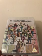 Orchestra Rehearsal – Arrow