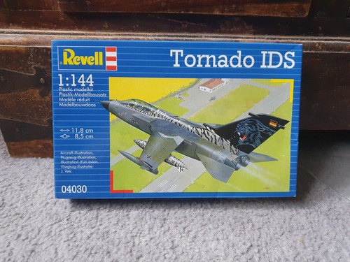 04030 revell 144 tornado - tornado, ids