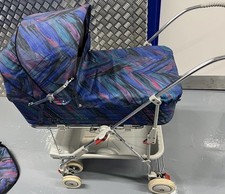 Silvercross vintage wayfarer 2000 Topaz pram pushchair  carrycot Read Descripti