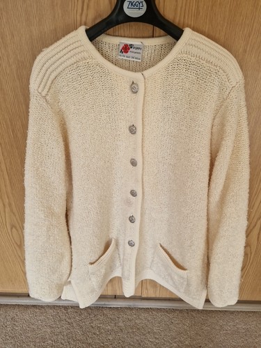 Poppy styled garments button - styled,