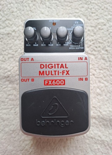Behringer fx600 digital - digital, stereo