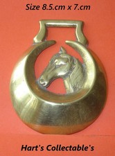 VINTAGE COLLECTABLE HORSE BRASSES OVER 120 TO CHOOSE FROM  - BOX  LOT D1