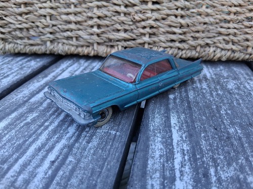 Dinky toys 147 cadillac - toys,