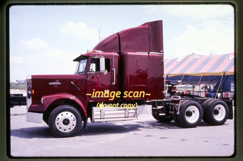 Freightliner semi truck - truck, at