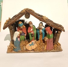 Vintage Nativity Set Wooden Stable, 6 Static Figures. Small Approx 4.5 Inch High
