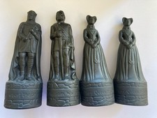 4 BENEAGLES WHISKY BLACK POTTERY VINTAGE CHESS PIECES IN GOOD CONDITION