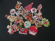 20 x Assorted Christmas wooden buttons- sewing, scrap booking, job lot / bulk 