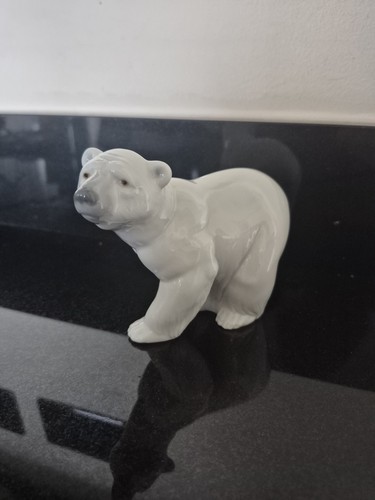 Lladro walking polar bear - walking,