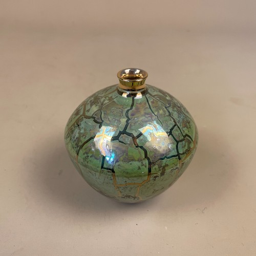 Green lusterware vase - green,