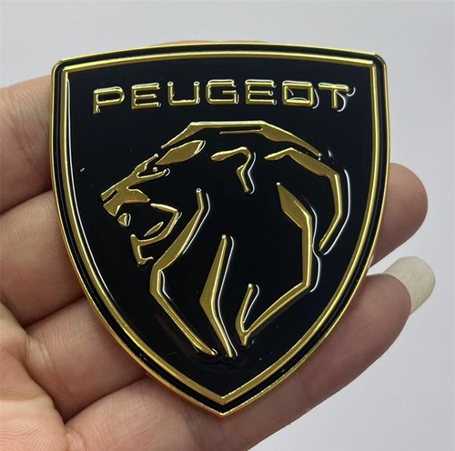 New lion metal emblem - lion, front