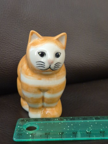 Ginger stripe pottery cat - stripe,