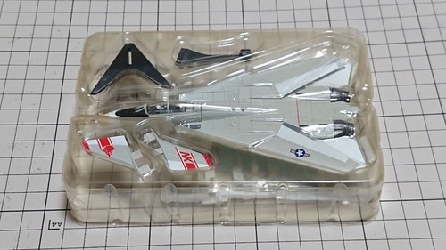 Toys 144 14 tomcat - f-14,