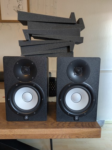 Black yamaha hs7 - black, studio