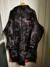 dryrobe NEW V3 MODEL Dark Camo/Pink WORN TWICE! Size LARGE  £175.00