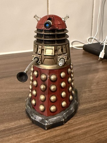 Custom red dalek - custom,