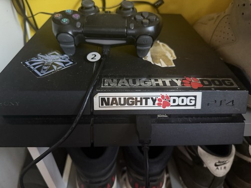 Ps4 with one controller used - ps4,