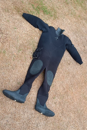Solent divers diving - divers, dry
