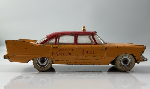 Dinky toys plymouth plaza - plaza, taxi