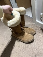 UGG Plumdale 1894 Sheepskin