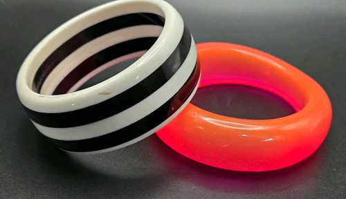 Vtg 80s chunky lucite bangle - vtg,